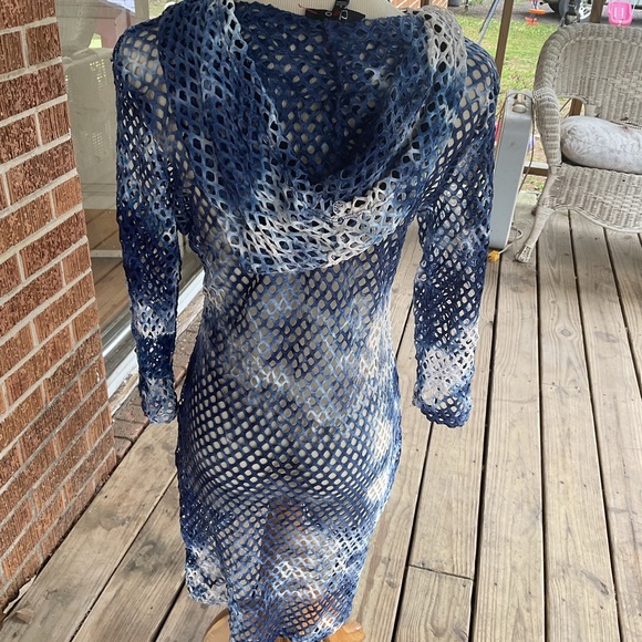 Blue Tie-Dye Mesh Swim Cover-Up with Hood L. - Picture 2 of 2